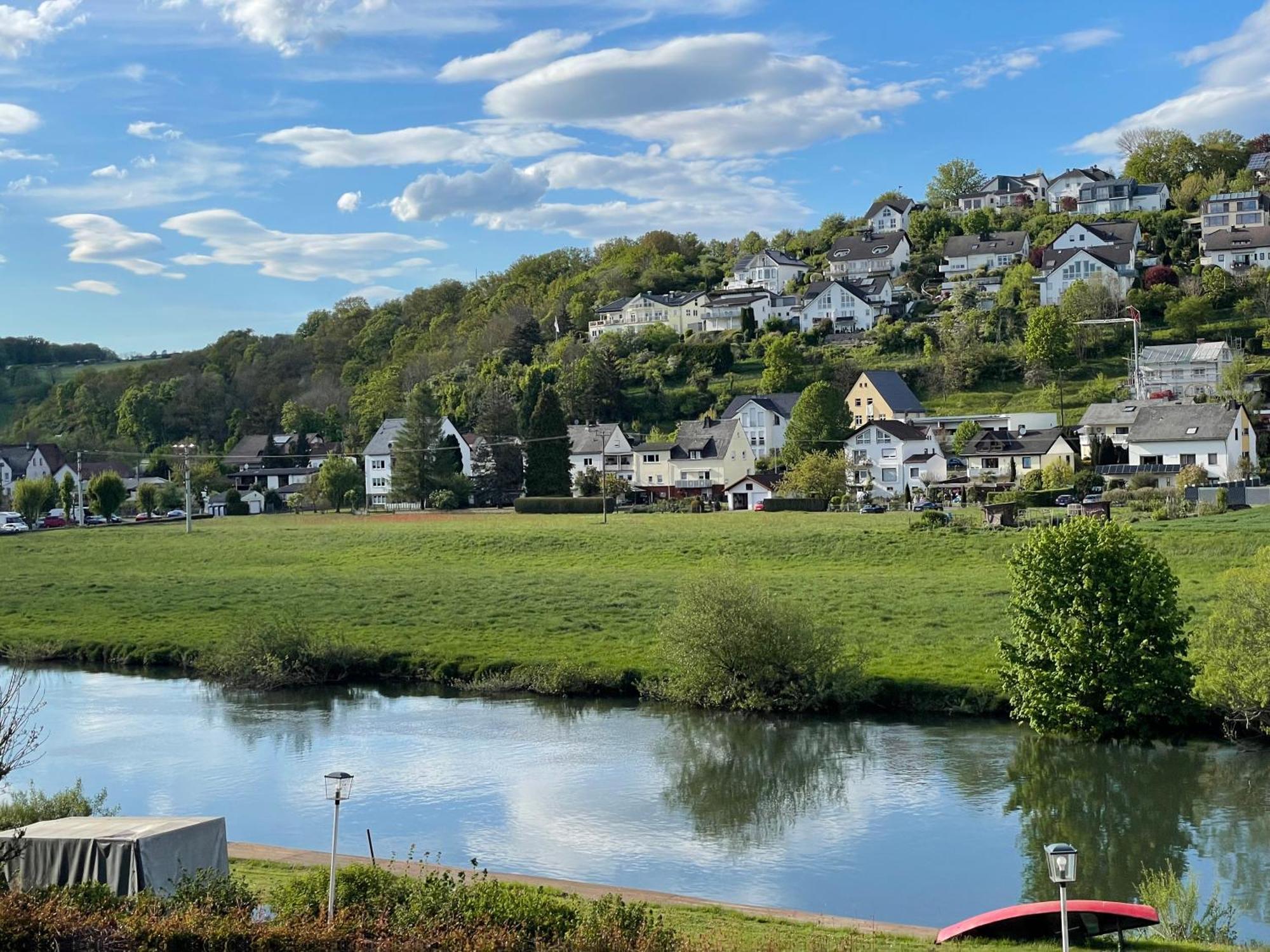 Ferienwohnung Riverside Resort Idyllisch Direkt An Der Lahn Diez Ngoại thất bức ảnh